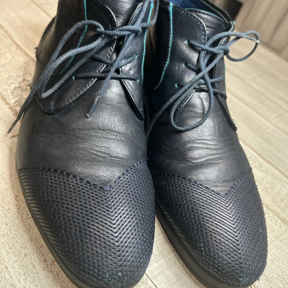 Shoes - Picture 10 of 10